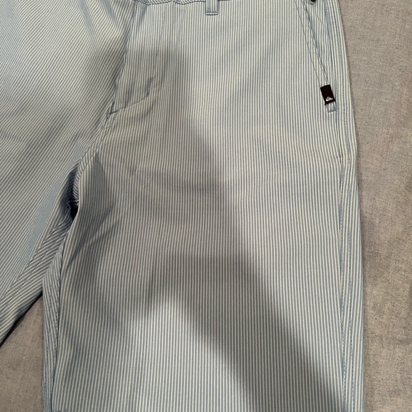 Quicksilver shorts - Picture 2 of 7